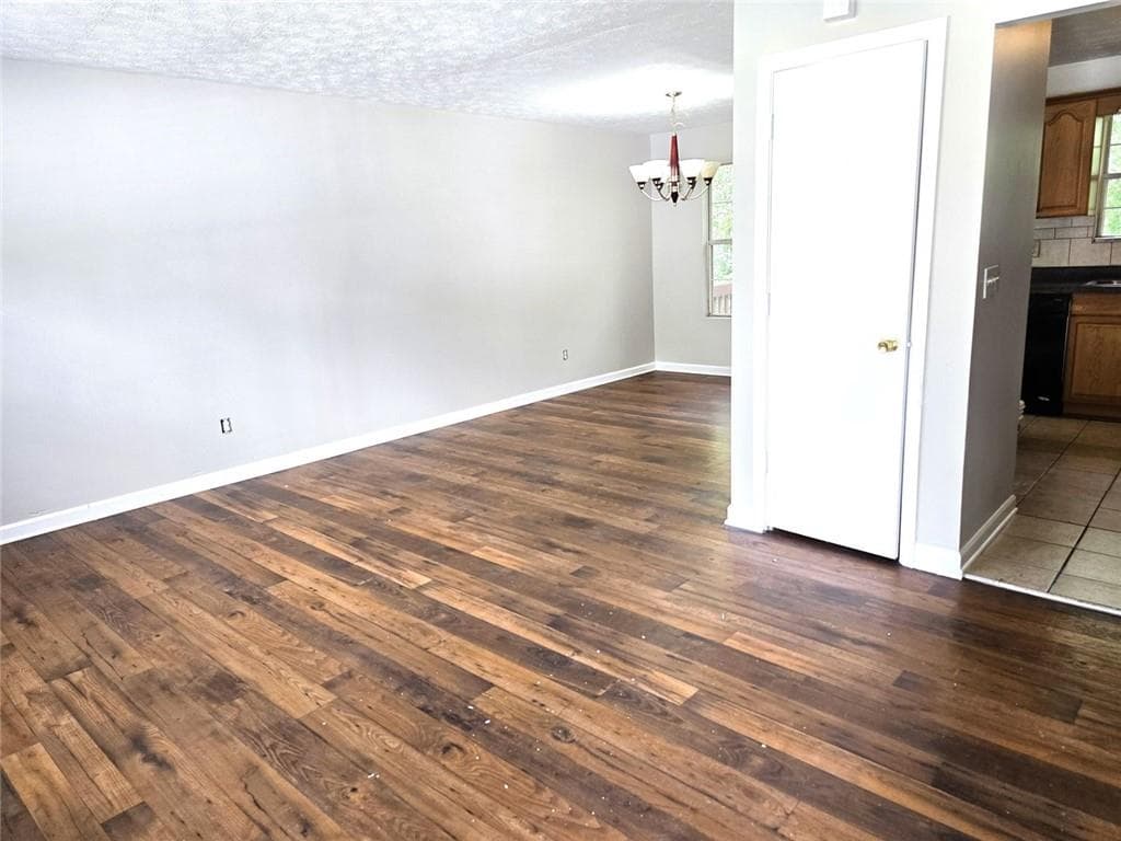 3 bedroom, 2 bathroom, 1,880 sq ft single family residence for sale at 3163 Aberdeen Way, Lithonia, GA 30038 — photo 9