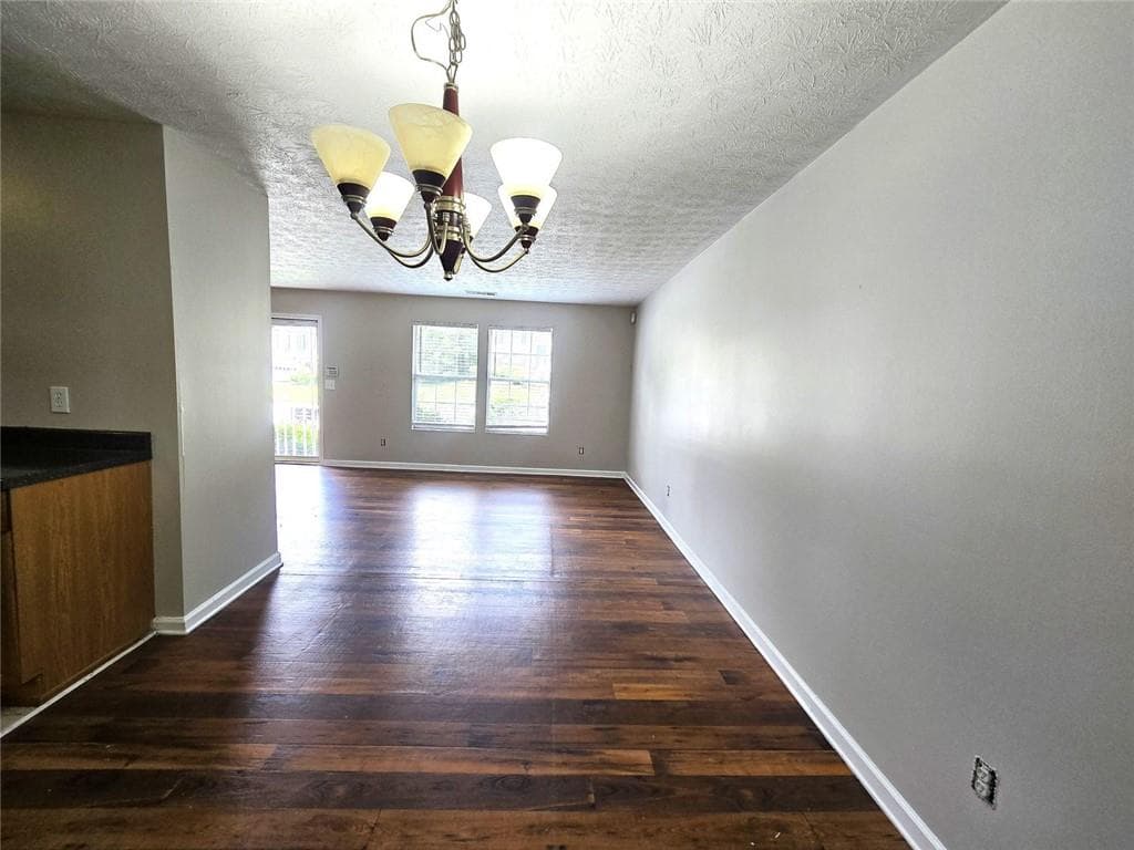 3 bedroom, 2 bathroom, 1,880 sq ft single family residence for sale at 3163 Aberdeen Way, Lithonia, GA 30038 — photo 10