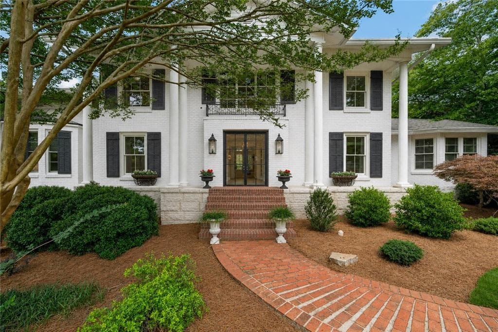 6 bedroom, 6 bathroom, 6,646 sq ft single family residence for sale at 12190 Charlotte Drive, Alpharetta, GA 30004 — photo 4