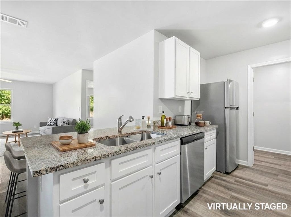 4 bedroom, 3 bathroom, 2,189 sq ft single family residence for sale at 123 w lexington Ave, Griffin, GA 30223 — photo 8