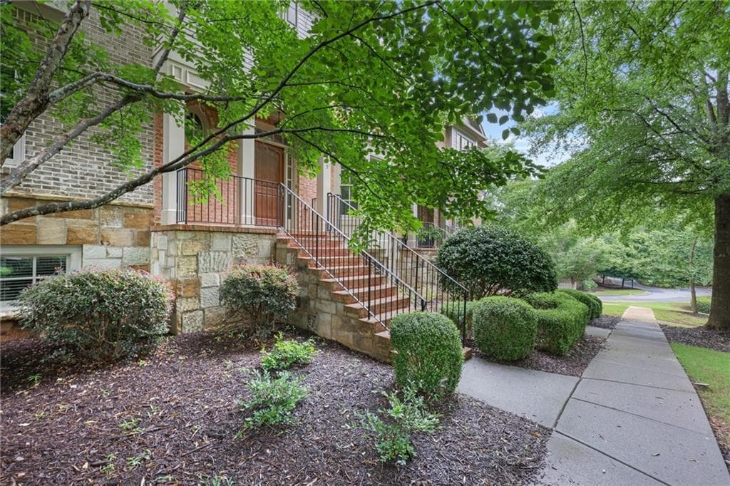 4 bedroom, 4 bathroom, 2,620 sq ft townhouse under contract at 755 Mountain View Terrace, Marietta, GA 30064 — photo 2