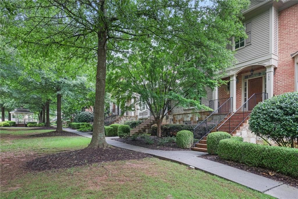 4 bedroom, 4 bathroom, 2,620 sq ft townhouse under contract at 755 Mountain View Terrace, Marietta, GA 30064 — photo 3