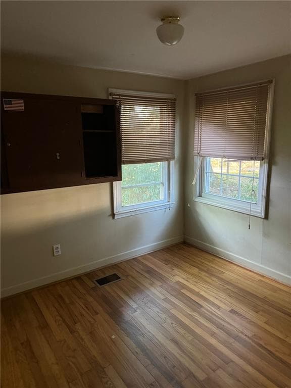 2 bedroom, 2 bathroom, 900 sq ft single family residence for sale at 14450 Cogburn Road, Milton, GA 30004 — photo 8