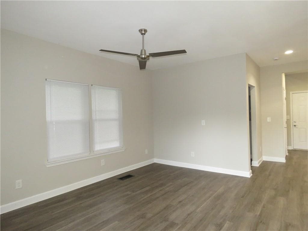 3 bedroom, 3 bathroom, 1,450 sq ft single family residence for sale at 1450 Norris Place, Atlanta, GA 30314 — photo 5