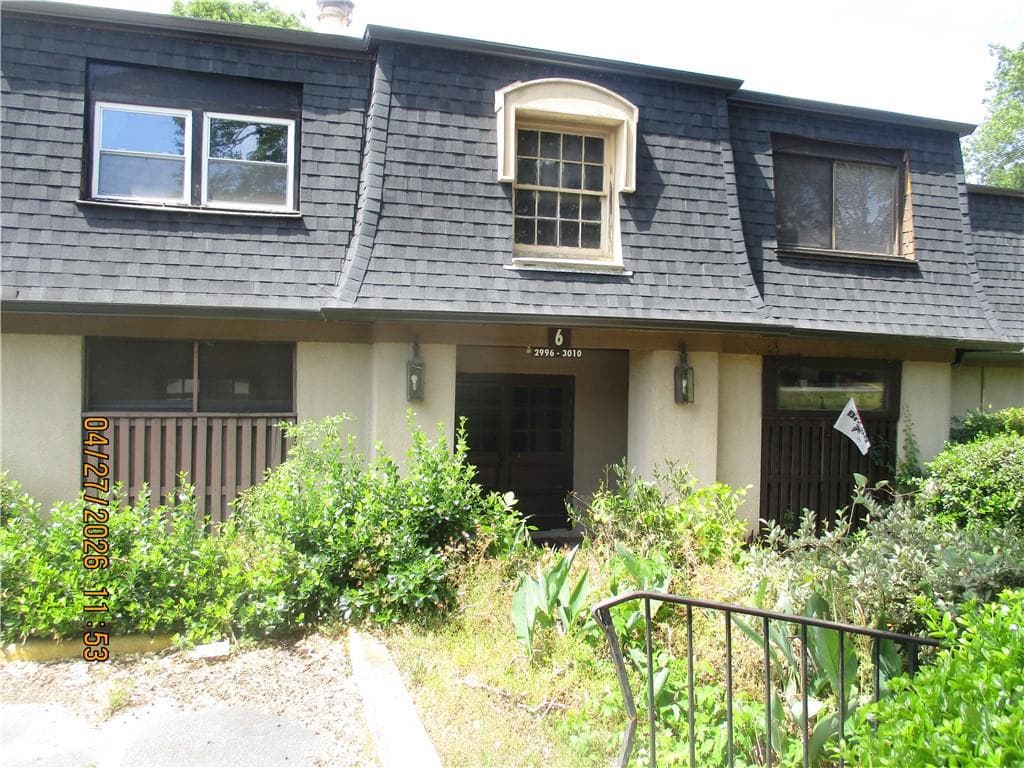 2 bedroom, 2 bathroom, 1,280 sq ft condominium under contract at 3000 Parc Lorraine, Lithonia, GA 30038