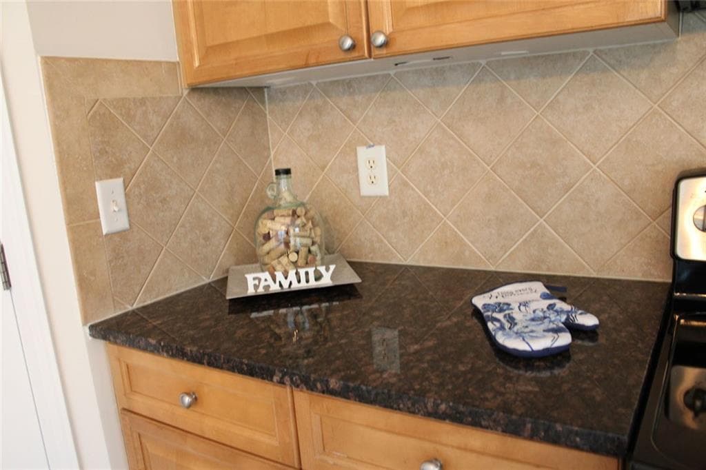 3 bedroom, 4 bathroom, 1,646 sq ft townhouse for sale at 2059 Liberty Court, Atlanta, GA 30318 — photo 4