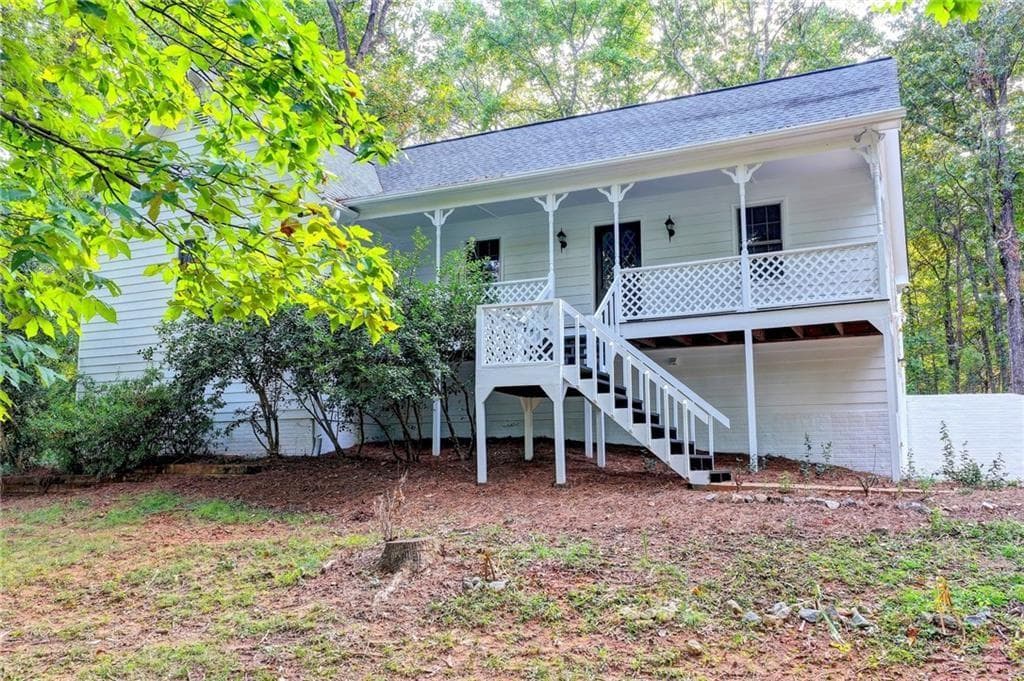 3 bedroom, 2 bathroom, 1,560 sq ft single family residence for sale at 214 Valley Brook Drive, Woodstock, GA 30188