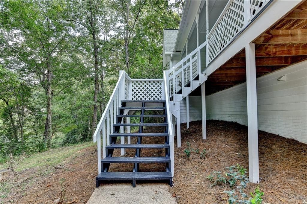 3 bedroom, 2 bathroom, 1,560 sq ft single family residence for sale at 214 Valley Brook Drive, Woodstock, GA 30188 — photo 3