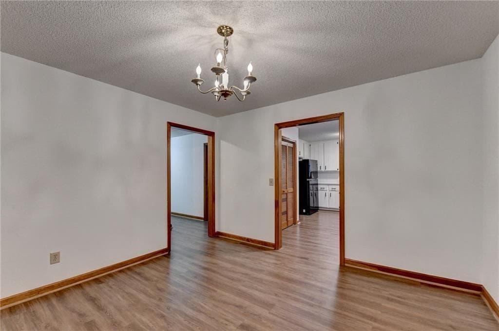 3 bedroom, 2 bathroom, 1,560 sq ft single family residence for sale at 214 Valley Brook Drive, Woodstock, GA 30188 — photo 9