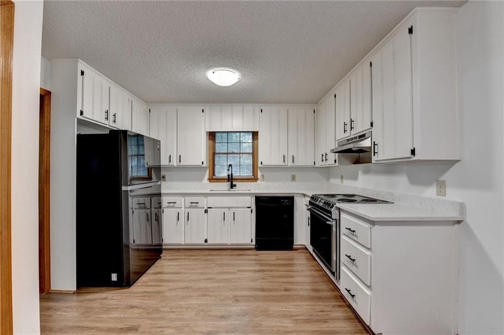 3 bedroom, 2 bathroom, 1,560 sq ft single family residence for sale at 214 Valley Brook Drive, Woodstock, GA 30188 — photo 10