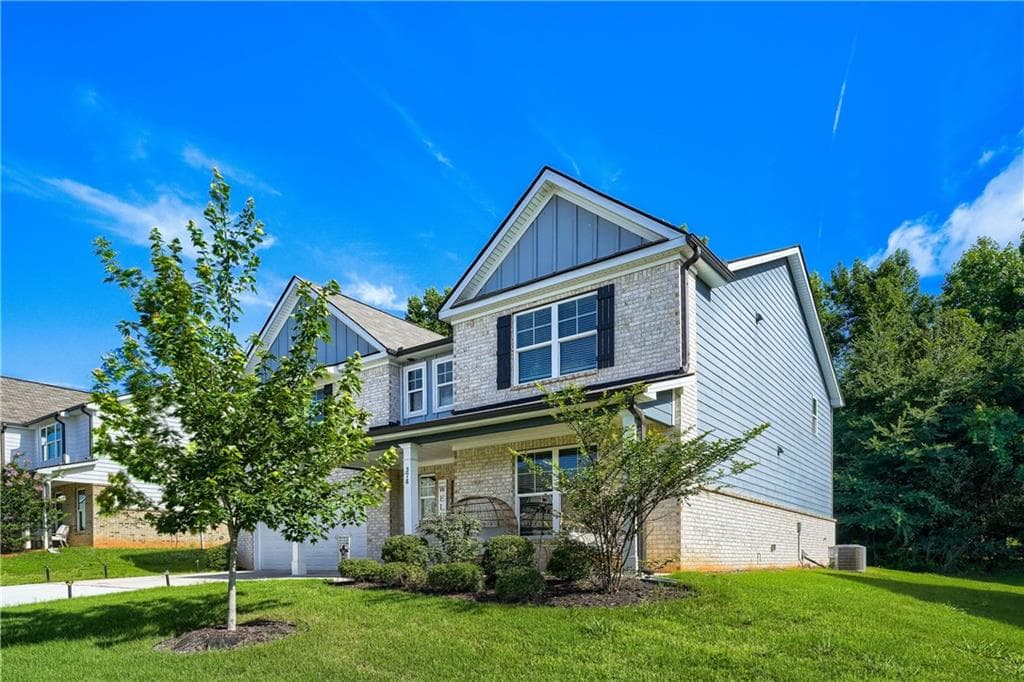 4 bedroom, 3 bathroom, 2,900 sq ft single family residence for rent at 378 Paden Way, Jonesboro, GA 30238 for $2,650 a month — photo 2