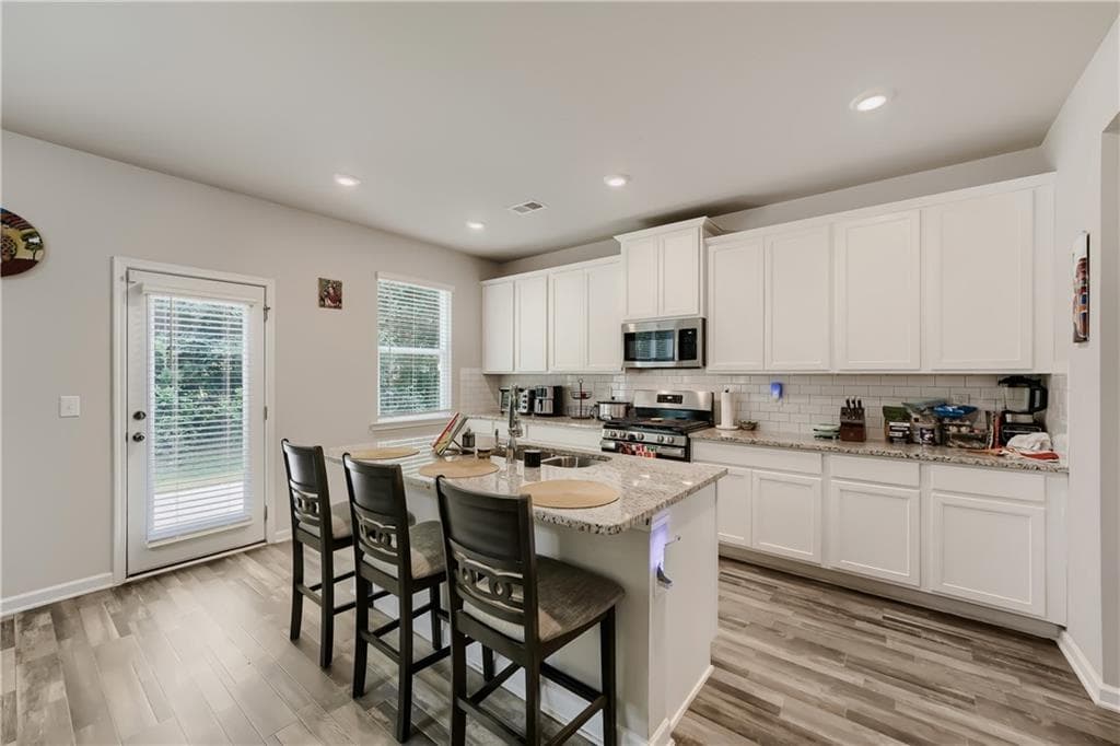 4 bedroom, 3 bathroom, 2,900 sq ft single family residence for rent at 378 Paden Way, Jonesboro, GA 30238 for $2,650 a month — photo 5