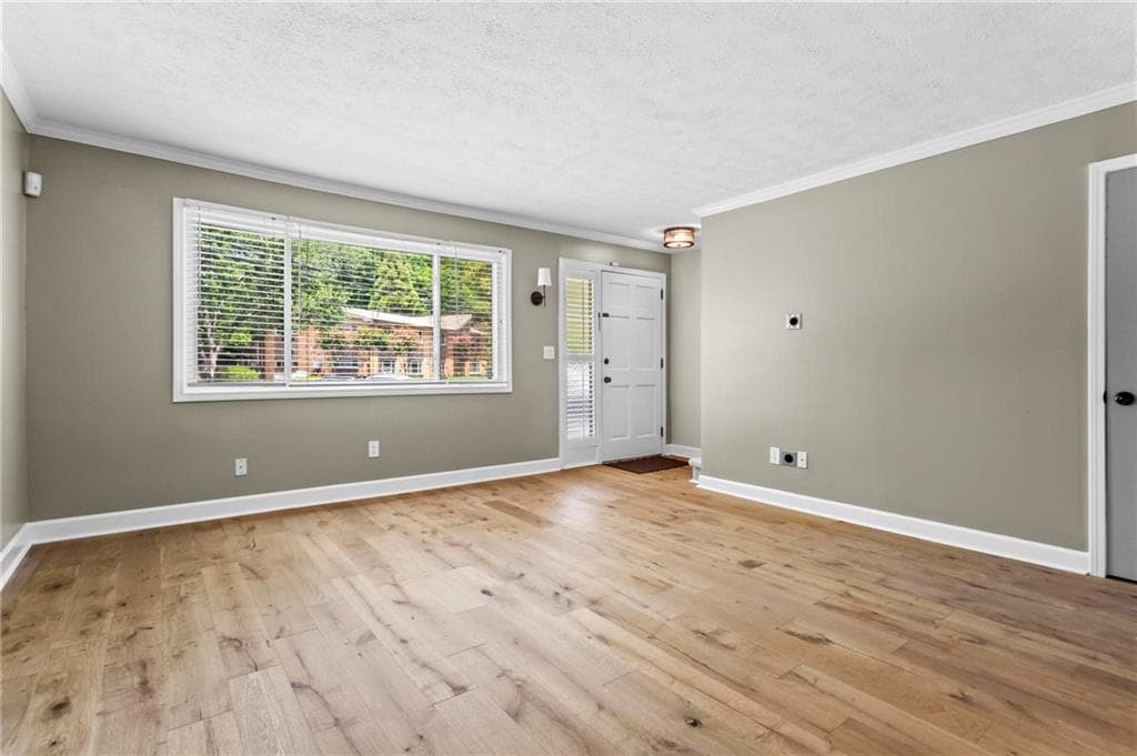 2 bedroom, 2 bathroom, 1,036 sq ft condominium under contract at 120 Biscayne Drive A6, Atlanta, GA 30309 — photo 7