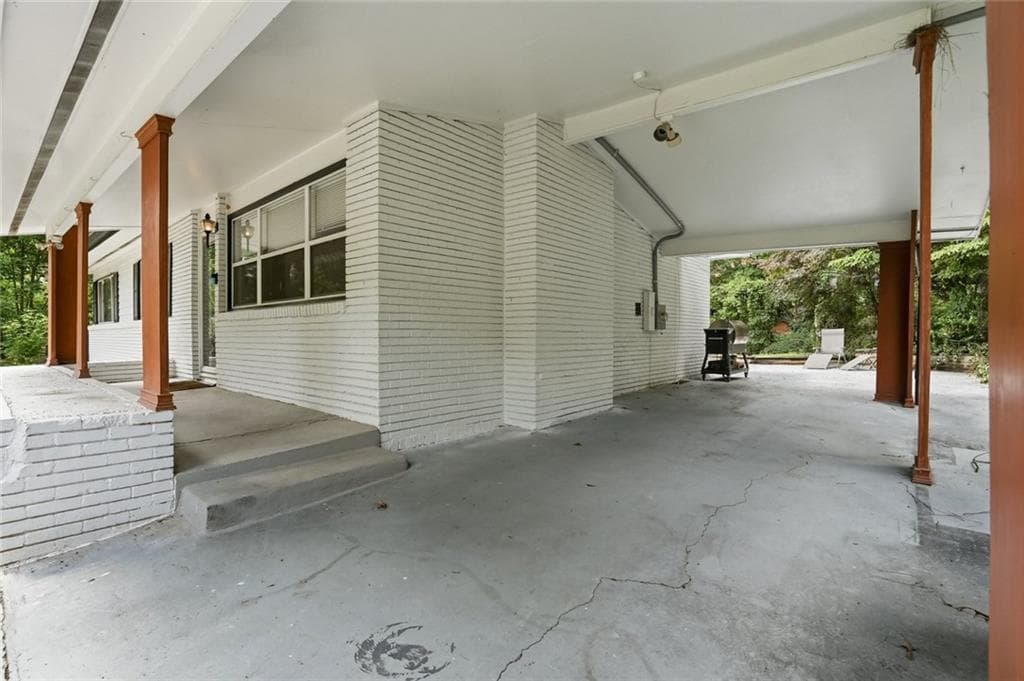 3 bedroom, 2 bathroom, 1,296 sq ft single family residence under contract at 3806 Donaldson Drive, Atlanta, GA 30341 — photo 3