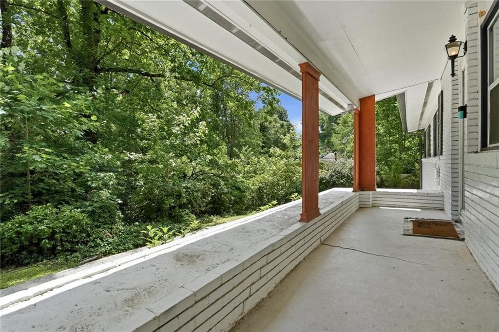 3 bedroom, 2 bathroom, 1,296 sq ft single family residence under contract at 3806 Donaldson Drive, Atlanta, GA 30341 — photo 4