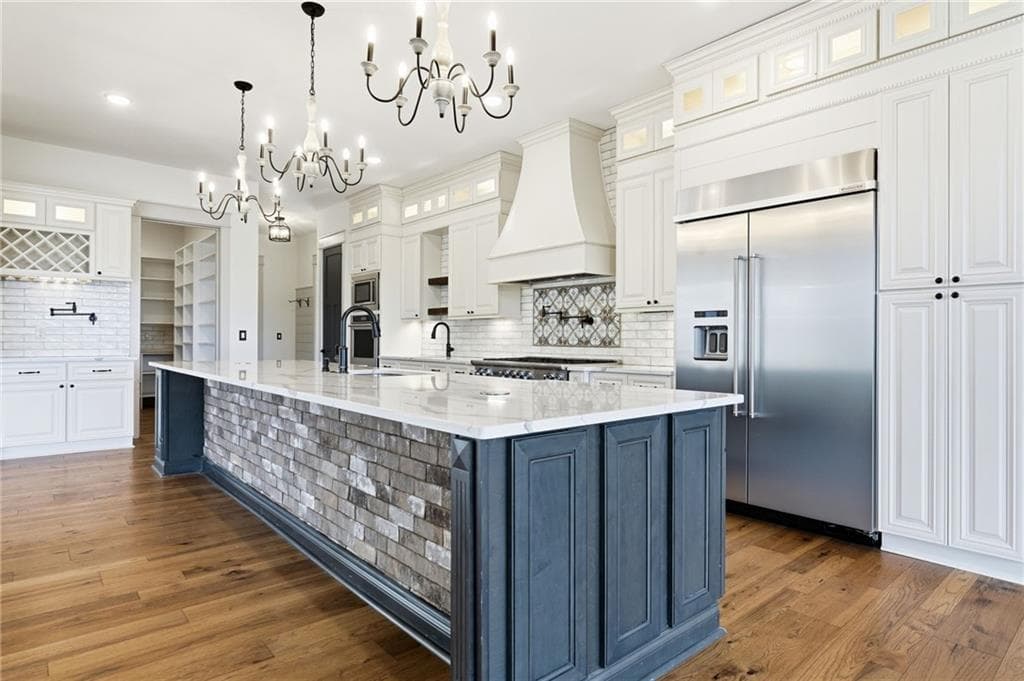 4 bedroom, 4 bathroom, 3,777 sq ft single family residence under contract at 738 Overlook Trail, Acworth, GA 30101 — photo 3