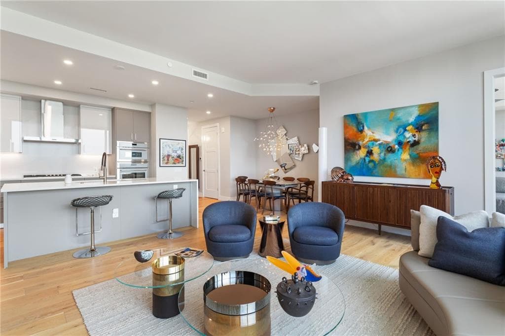 2 bedroom, 3 bathroom, 1,474 sq ft condominium for sale at 2425 Peachtree Road 1412, Atlanta, GA 30305 — photo 2