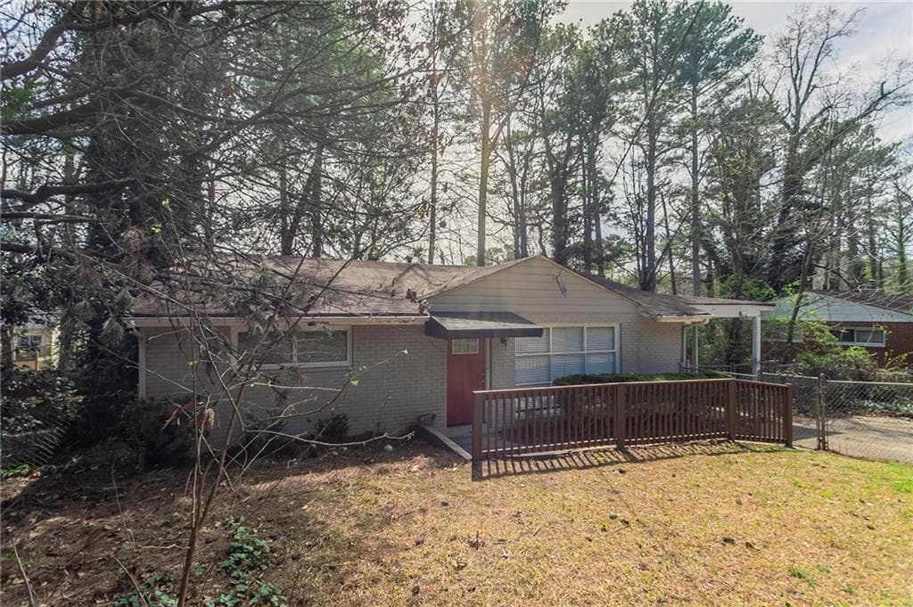 3 bedroom, 1 bathroom, 950 sq ft single family residence for sale at 3425 Longleaf Drive, Decatur, GA 30032 — photo 3