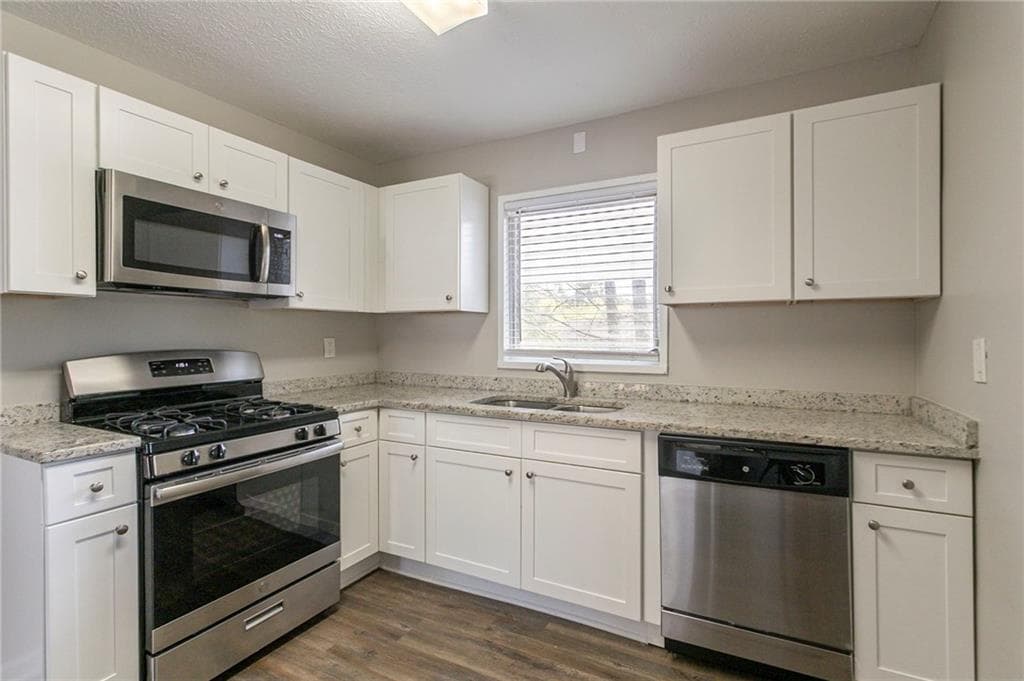 3 bedroom, 1 bathroom, 950 sq ft single family residence for sale at 3425 Longleaf Drive, Decatur, GA 30032 — photo 6