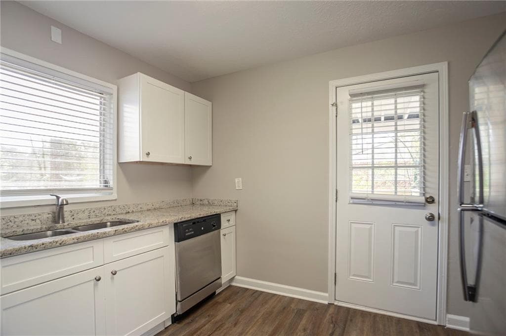 3 bedroom, 1 bathroom, 950 sq ft single family residence for sale at 3425 Longleaf Drive, Decatur, GA 30032 — photo 8