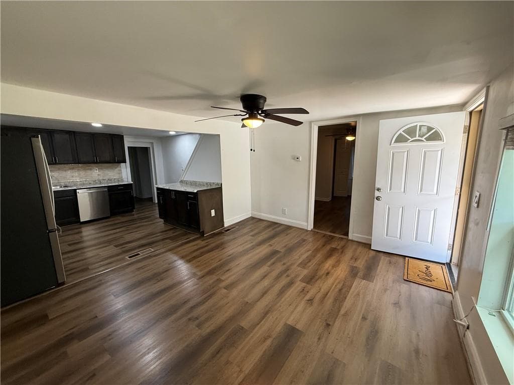 4 bedroom, 2 bathroom, 1,514 sq ft single family residence for sale at 2523 Hood Avenue, Atlanta, GA 30318 — photo 3