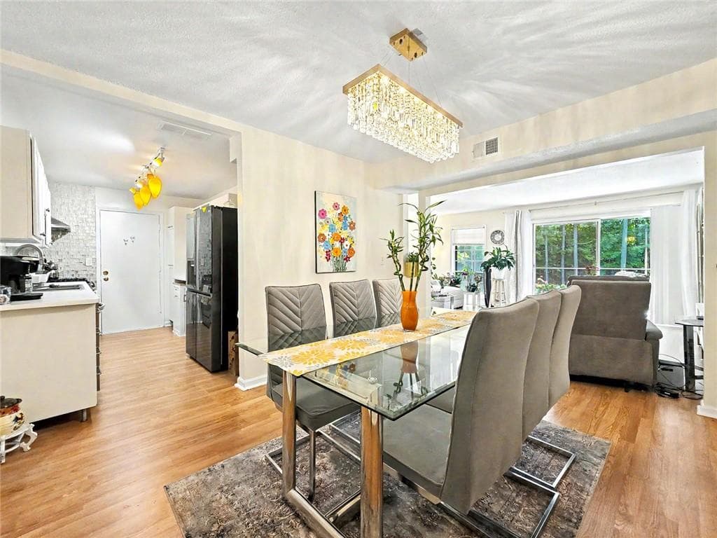 2 bedroom, 2 bathroom, 1,206 sq ft condominium for sale at 6851 Roswell Road H33, Atlanta, GA 30328 — photo 10