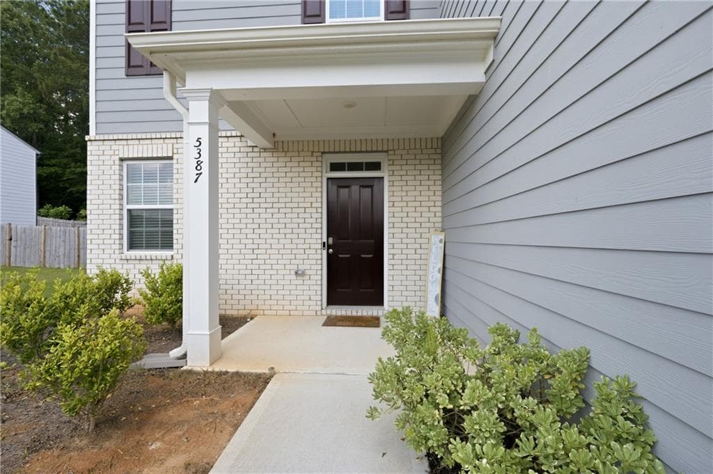 4 bedroom, 3 bathroom, 2,178 sq ft single family residence for sale at 5387 Coldstream Drive, South Fulton, GA 30213 — photo 2
