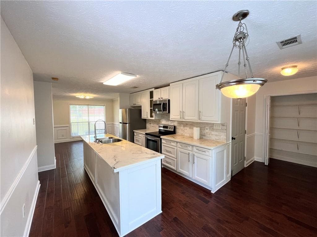 5 bedroom, 4 bathroom, 1,935 sq ft single family residence for sale at 155 Summer Leigh Drive, Stockbridge, GA 30281 — photo 8