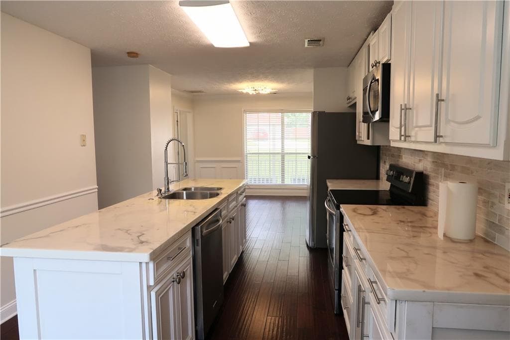 5 bedroom, 4 bathroom, 1,935 sq ft single family residence for sale at 155 Summer Leigh Drive, Stockbridge, GA 30281 — photo 10
