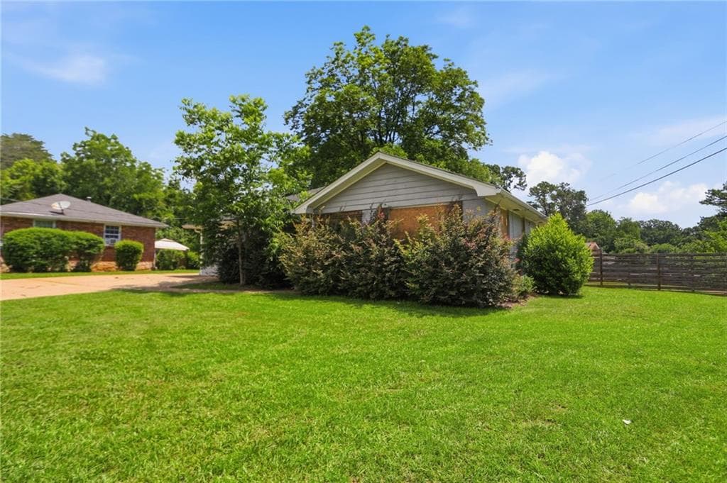 3 bedroom, 2 bathroom, 1,477 sq ft single family residence for sale at 1416 Columbia Drive, Decatur, GA 30032 — photo 3