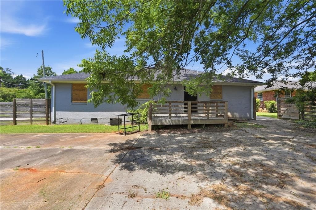 3 bedroom, 2 bathroom, 1,477 sq ft single family residence for sale at 1416 Columbia Drive, Decatur, GA 30032 — photo 5