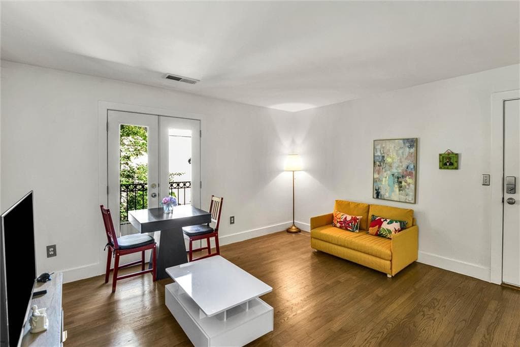 1 bedroom, 1 bathroom, 667 sq ft condominium for sale at 2023 Oakview Road 222, Atlanta, GA 30317 — photo 1 of 25