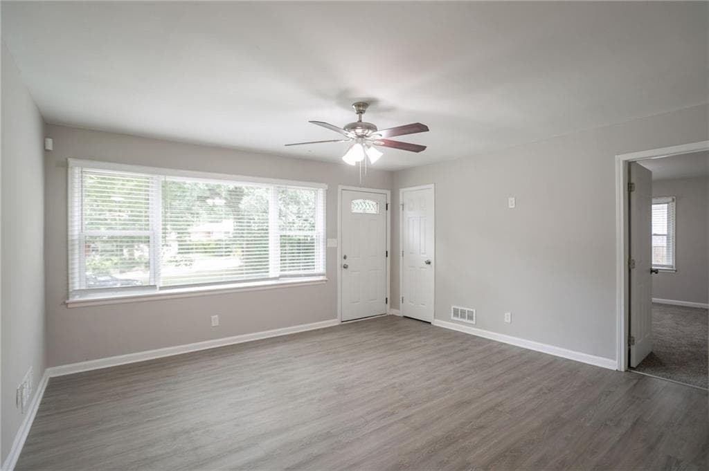 3 bedroom, 2 bathroom, 1,100 sq ft single family residence under contract at 1951 La Mesa Lane, Decatur, GA 30032 — photo 8