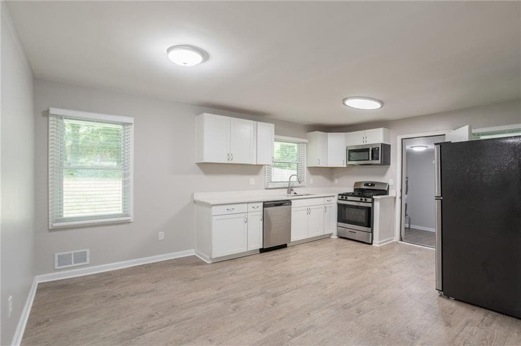 3 bedroom, 2 bathroom, 1,100 sq ft single family residence under contract at 1951 La Mesa Lane, Decatur, GA 30032 — photo 10