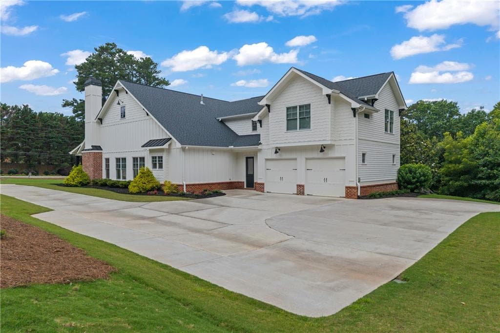 5 bedroom, 4 bathroom, 3,650 sq ft single family residence for sale at 3223 Holbrook Campground Road, Alpharetta, GA 30004 — photo 5