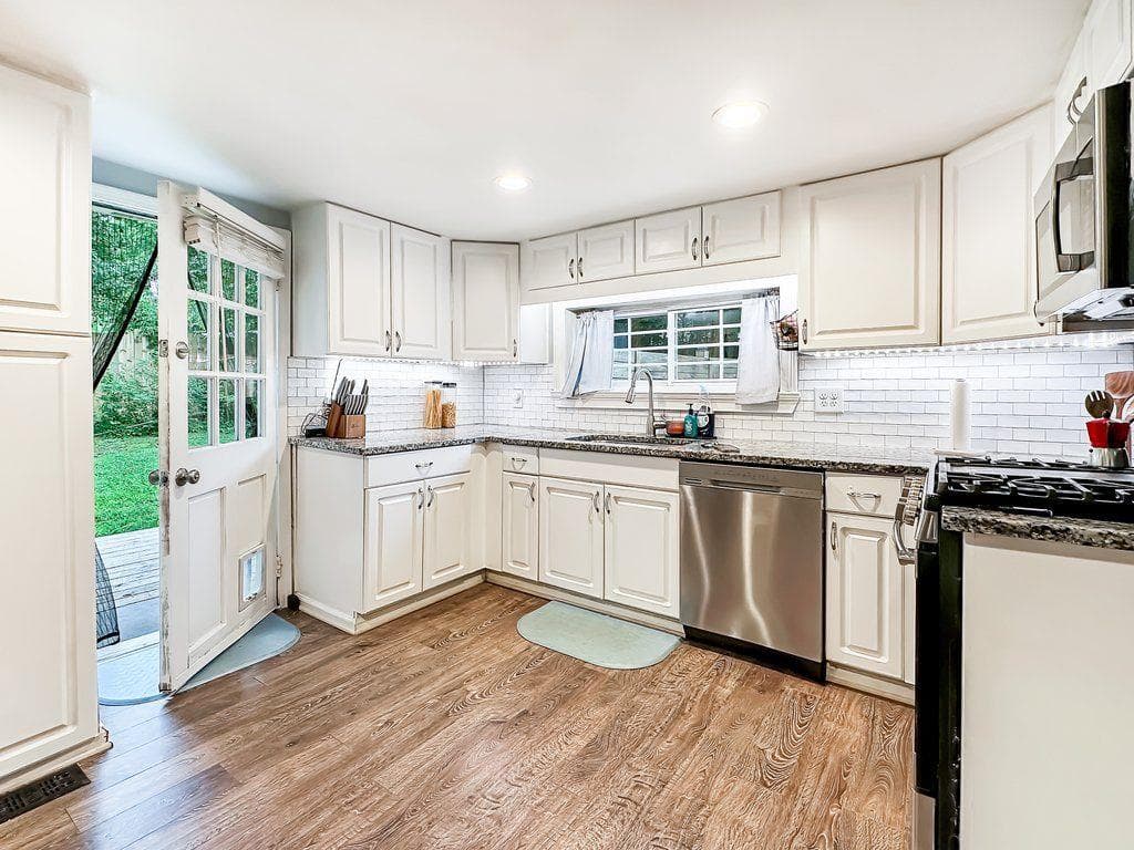 2 bedroom, 2 bathroom, 1,376 sq ft single family residence for sale at 4548 Spring Street Extension, Acworth, GA 30101 — photo 7