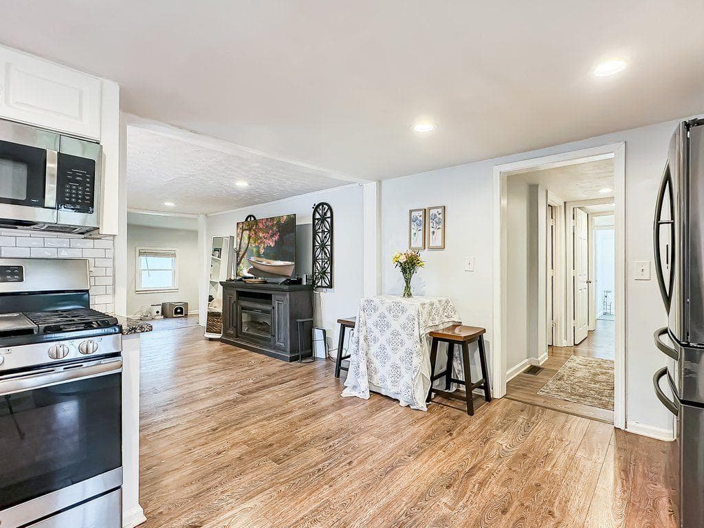 2 bedroom, 2 bathroom, 1,376 sq ft single family residence for sale at 4548 Spring Street Extension, Acworth, GA 30101 — photo 9