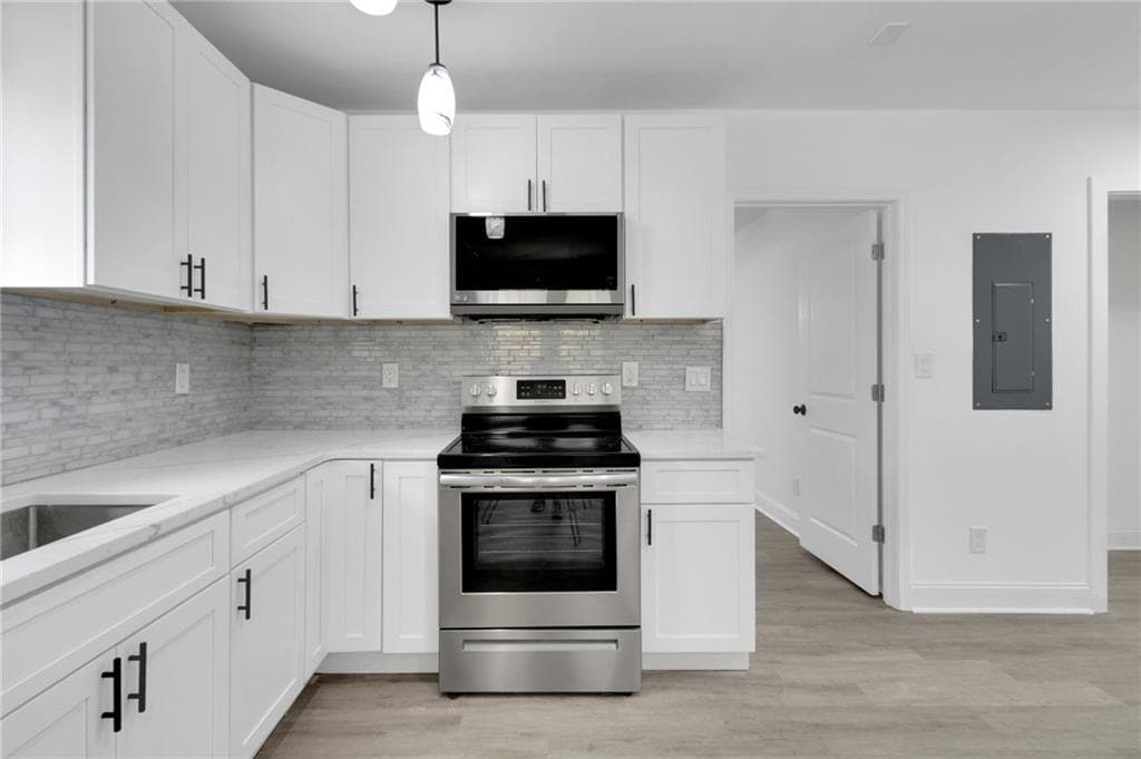3 bedroom, 2 bathroom, 1,300 sq ft single family residence for sale at 1318 Graymont Drive, Atlanta, GA 30310 — photo 9