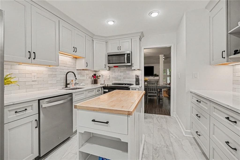 2 bedroom, 2 bathroom, 1,323 sq ft condominium under contract at 3078 Balearic Drive, Marietta, GA 30067 — photo 9