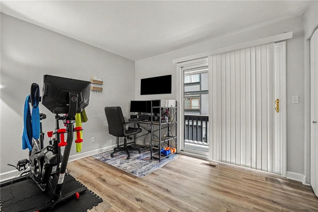 2 bedroom, 2 bathroom, 1,323 sq ft condominium under contract at 3078 Balearic Drive, Marietta, GA 30067 — photo 10
