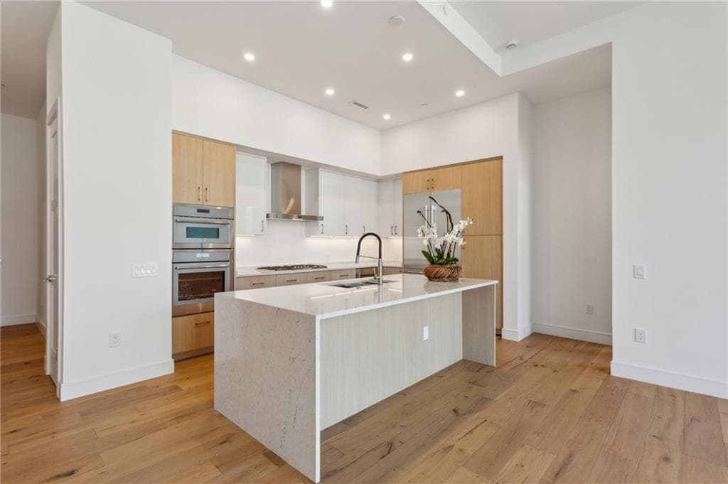 2 bedroom, 3 bathroom, 1,470 sq ft condominium for rent at 2425 Peachtree Road 403, Atlanta, GA 30305 for $8,100 a month — photo 5
