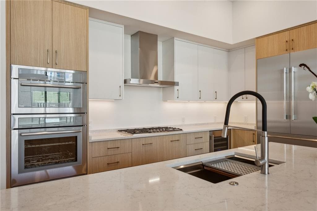 2 bedroom, 3 bathroom, 1,470 sq ft condominium for rent at 2425 Peachtree Road 403, Atlanta, GA 30305 for $8,100 a month — photo 6