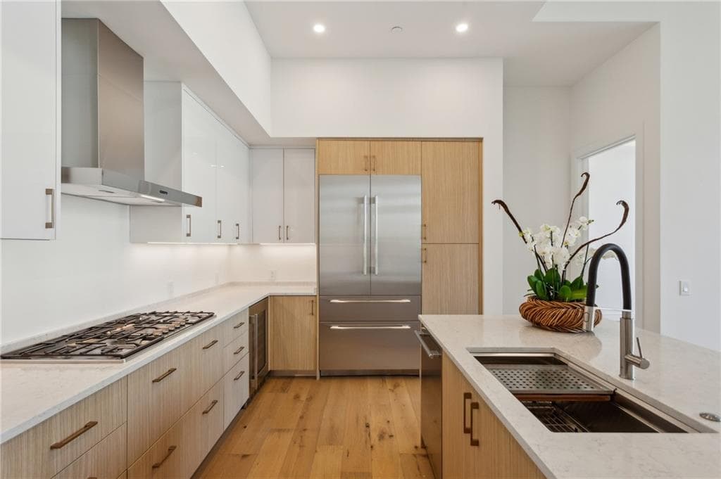 2 bedroom, 3 bathroom, 1,470 sq ft condominium for rent at 2425 Peachtree Road 403, Atlanta, GA 30305 for $8,100 a month — photo 8