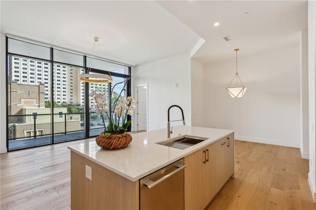 2 bedroom, 3 bathroom, 1,470 sq ft condominium for rent at 2425 Peachtree Road 403, Atlanta, GA 30305 for $8,100 a month — photo 9