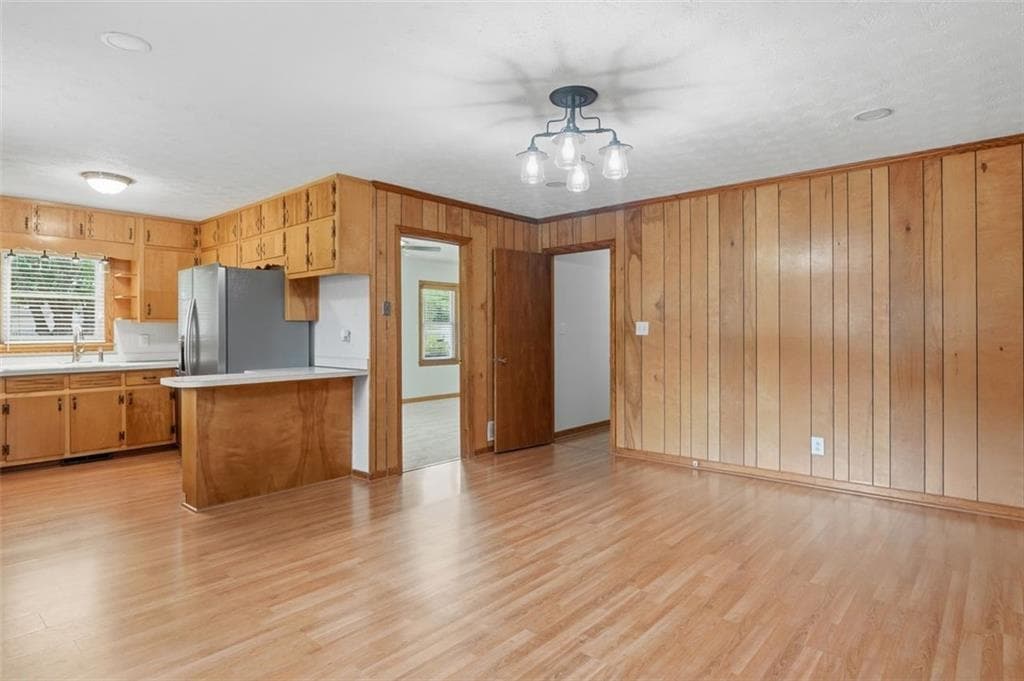 4 bedroom, 2 bathroom, 1,492 sq ft single family residence under contract at 3283 Meadowview Lane, Marietta, GA 30008 — photo 6