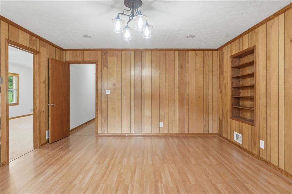 4 bedroom, 2 bathroom, 1,492 sq ft single family residence under contract at 3283 Meadowview Lane, Marietta, GA 30008 — photo 7