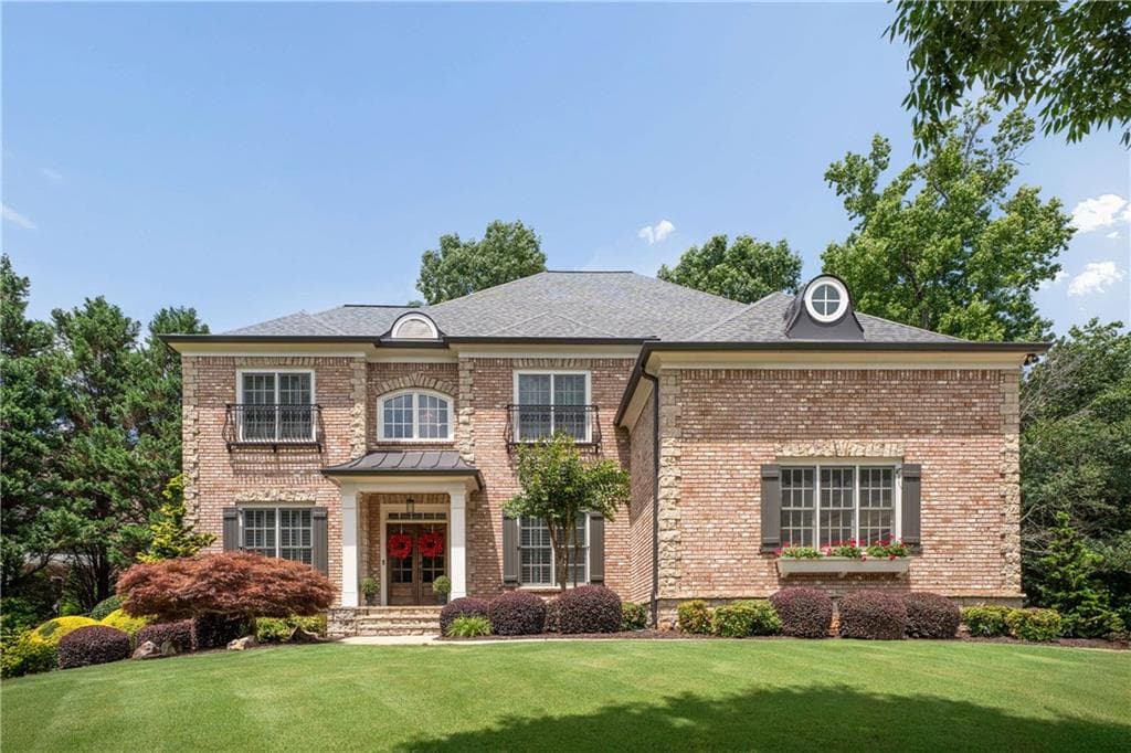 6 bedroom, 5 bathroom, 6,299 sq ft single family residence under contract at 4085 Asheville Manor Court, Cumming, GA 30040 — photo 8