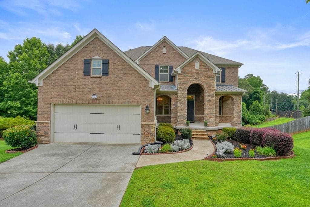 5 bedroom, 4 bathroom, 3,243 sq ft single family residence for rent at 1010 Chelsey Way, Roswell, GA 30075 for $4,700 a month — photo 1 of 60