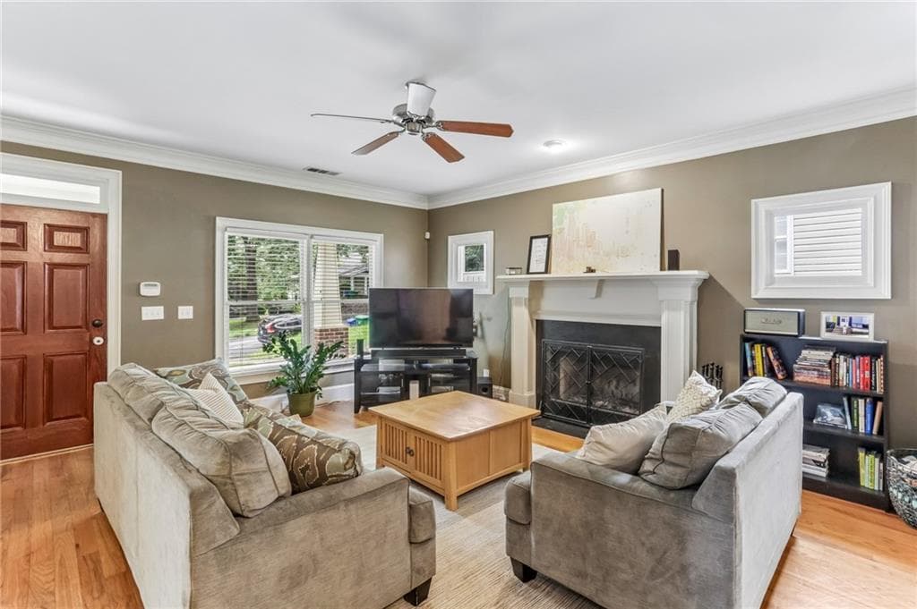 4 bedroom, 2 bathroom, 1,915 sq ft single family residence under contract at 3158 Alston Drive, Decatur, GA 30032 — photo 5