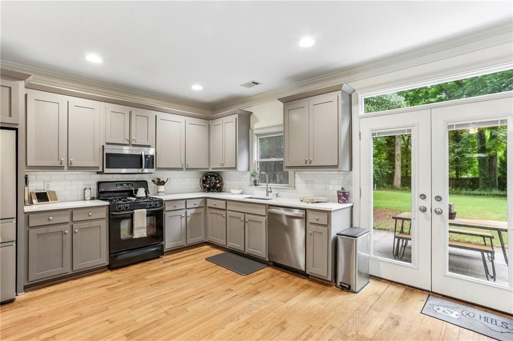 4 bedroom, 2 bathroom, 1,915 sq ft single family residence under contract at 3158 Alston Drive, Decatur, GA 30032 — photo 8